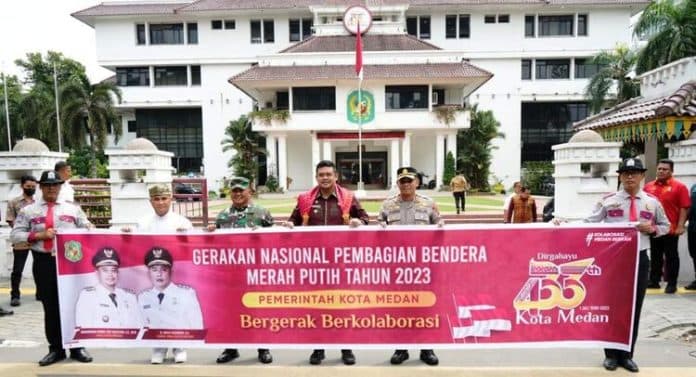 semarakkan_hari_kemerdekaan_ke_78_pemko_medan_sebarkan_500_bendera_merah_putih