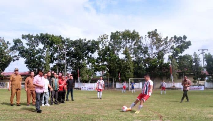 semarakkan_hut_ri_16_tim_bersaing_dalam_turnamen_mini_soccer_di_sergai