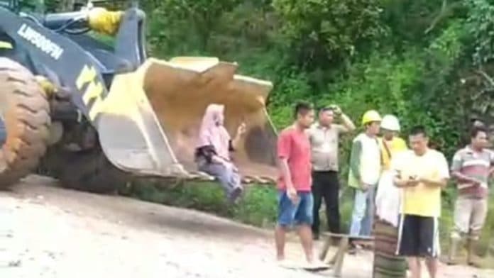 sempat_diblokir_camat_spp_dairi_sayangkan_ulah_perusahaan_pertambangan