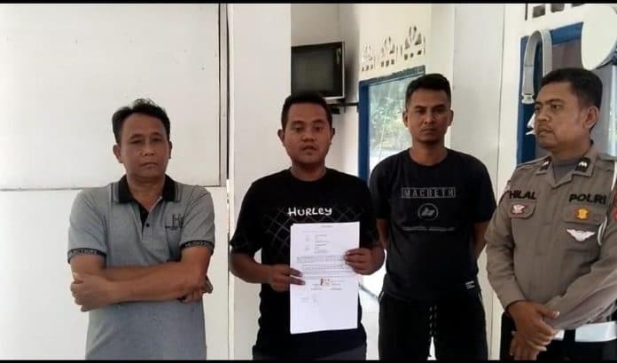 sempat_selisih_paham_oknum_polisi_dengan_pengemudi_di_jalinsum_pekan_tolan_berdamai