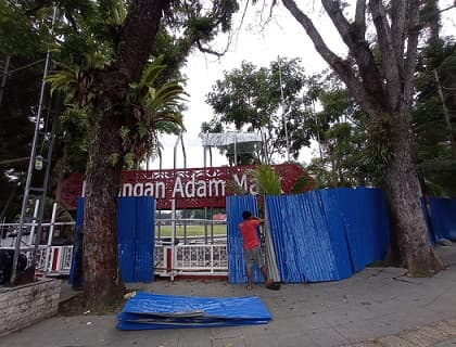 seng_penutup_proyek_lapangan_adam_malik_dibongkar