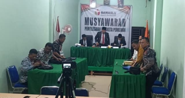 sengketa_pilkada_labura_bawaslu_persilahkan_pemohon_dan_termohon_lobby_lobby