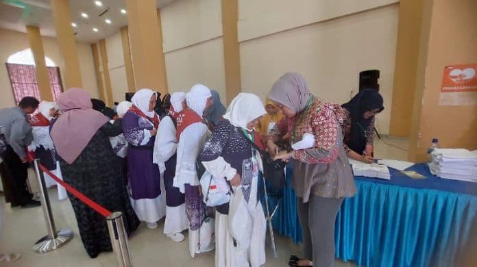 seorang_jemaah_haji_asal_kabupaten_madina_tunda_keberangkatan_karena_sakit