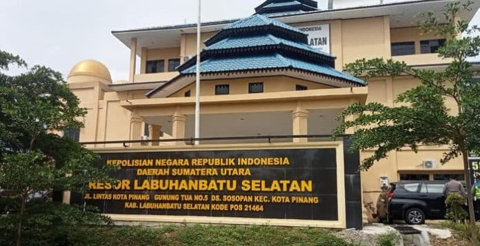 seorang_nenek_mengaku_dipersekusi_dan_difitnah_polisi_panggil_17_saksi