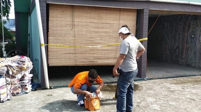 seorang_pria_ditemukan_tewas_dengan_usus_terburai_di_kamar_hotel