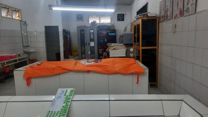 seorang_pria_tewas_ditabrak_kereta_api_di_siantar