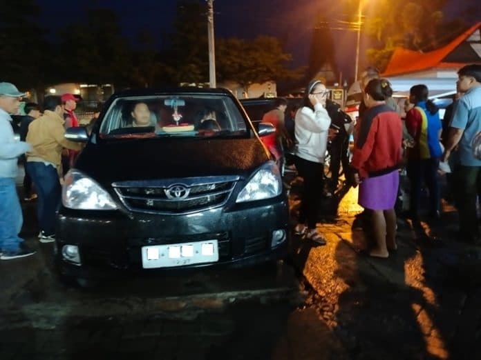 seorang_remaja_terkapar_usai_tabrak_mobil_kepala_sekolah_di_dairi