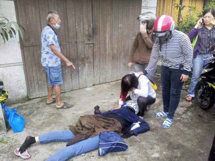 sepeda_motor_terjatuh_penumpang_tewas_ditabrak_truk_di_medan_labuhan