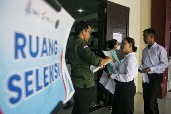 sepuluh_ribu_peserta_ikuti_seleksi_cpns_di_medan