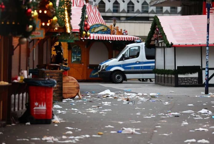 serangan_pasar_natal_di_jerman_tewaskan_5_orang_dan_200_an_orang_luka