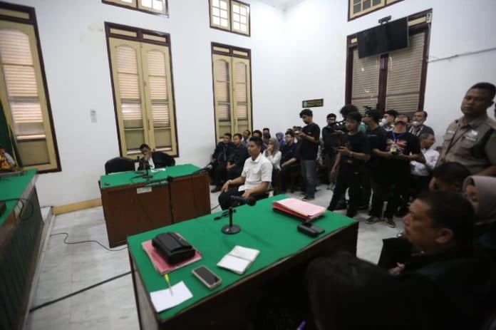 sesuai_tuntutan_jpu_aditya_hasibuan_divonis_1_tahun_6_bulan_penjara