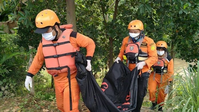 setelah_dua_hari_hanyut_tim_sar_temukan_jasad_anjala_di_sungai_denai