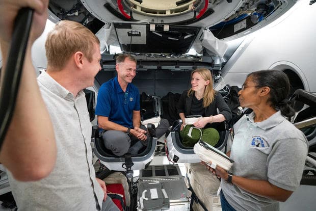 setelah_kerusakan_boeing_nasa_pindahkan_dua_astronot