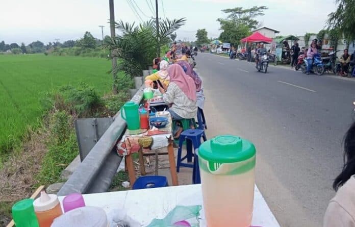 setiap_minggu_panatapan_sawah_aras_kabu_ramai_dikunjungi