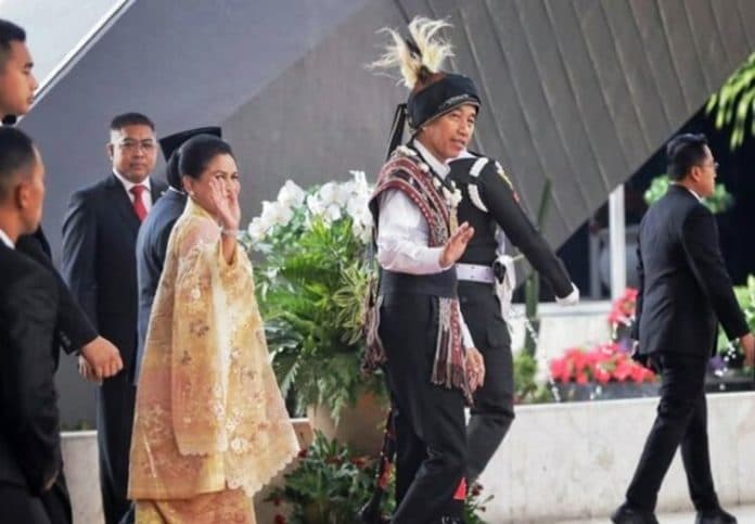 sidang_tahunan_mpr_presiden_kenakan_pakaian_adat_tanimbar_wapres_pakai_baju_khas_betawi