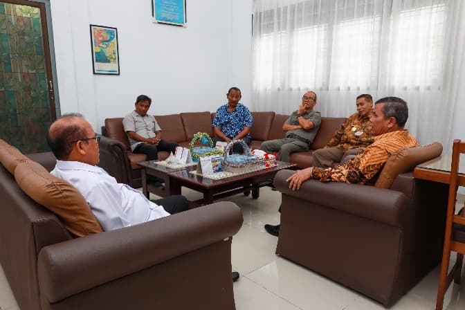 silahturahmi_ke_gkpi_pjs_wali_kota_siantar_janji_sukseskan_pilkada_serentak