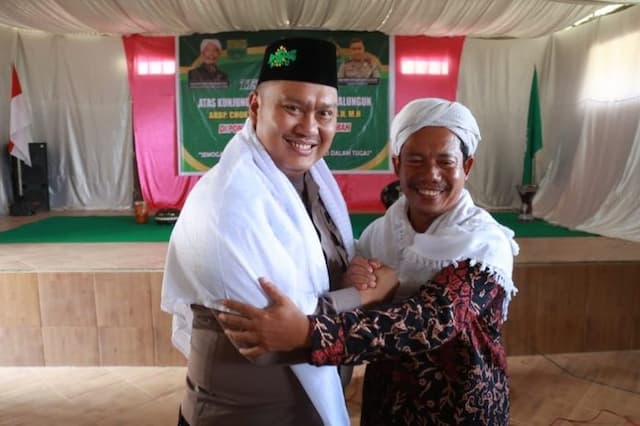silaturahmi_bulan_ramadhan_akbp_choky_diangkat_jadi_keluarga_kehormatan_ponpes_darul_hikmah