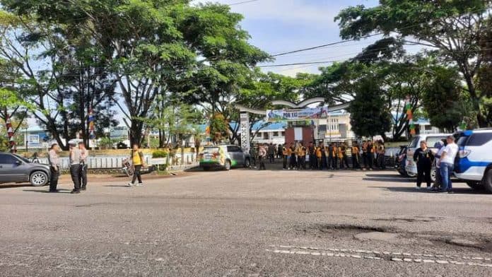 simalungun_siap_sambut_kirab_api_pon_2024_upacara_di_kantor_bupati