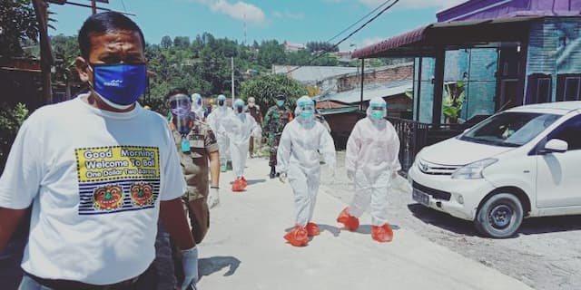 simalungun_zona_merah_pasien_covid_19_warga_parapat_dijemput_paksa