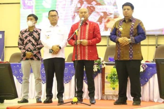 sinode_godang_hkbp_ke_66_di_sipoholon_bupati_taput_bantu_kami_atasi_stunting