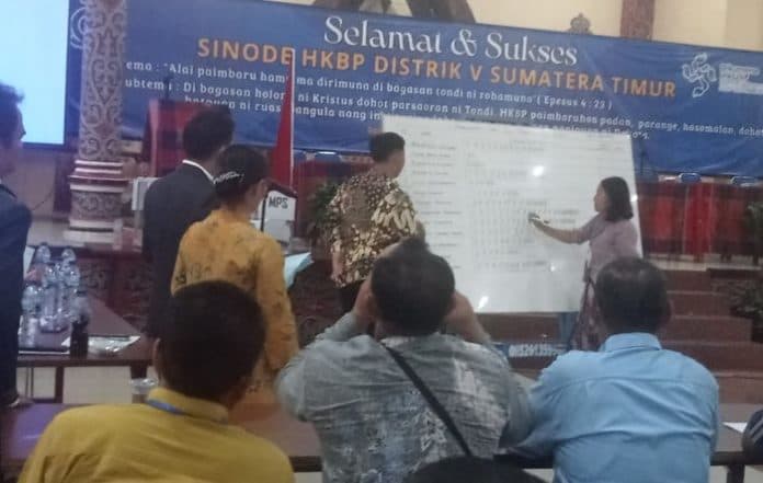 sinode_hkbp_distrik_v_pilih_5_calon_praeses_dan_2_majelis_pekerja
