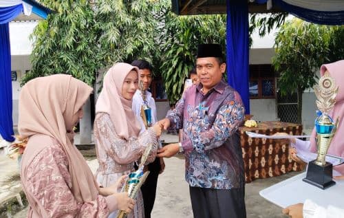 sma_negeri_3_pematangsiantar_gelar_peringatan_maulid_nabi_muhammad_saw_1446_h