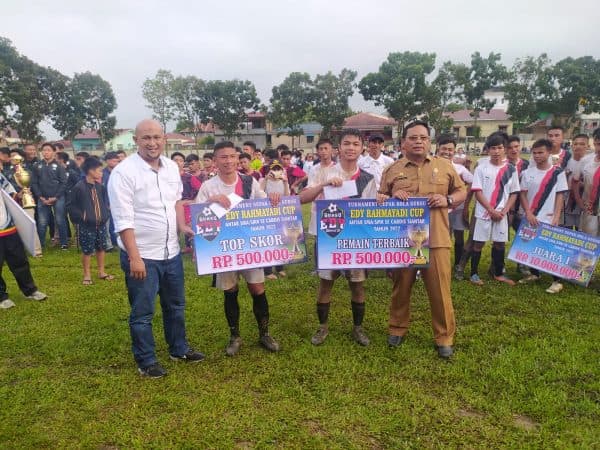 sman_1_silimakuta_saribudolok_rebut_piala_gubsu_2022