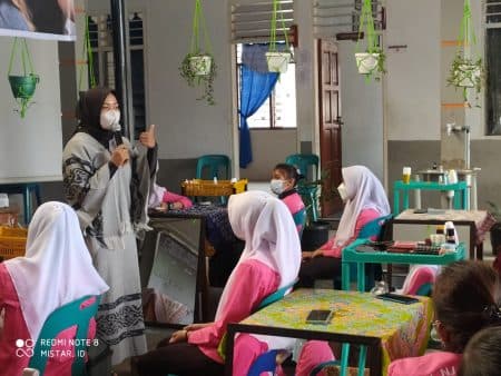 smkn_1_siantar_gelar_workshop_peningkatan_kompetensi_siswa_jurusan_tata_kecantikan_rambut