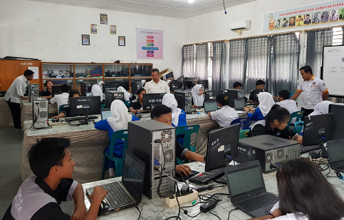 smkn_1_siantar_laksanakan_penilaian_akhir_semester_ganjil_berbasis_cbt