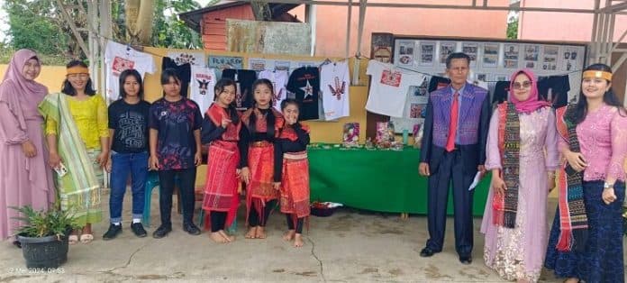 smpn_2_sinehu_dairi_gelar_panen_raya_hasil_inovasi_dan_kreativitas_pelajar