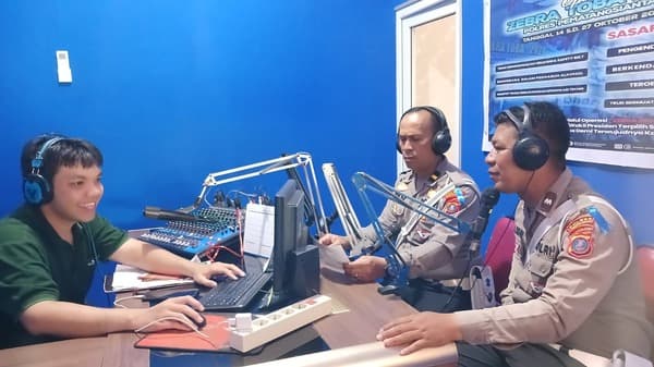 sosialisasikan_operasi_zebra_satlantas_polres_siantar_talkshow
