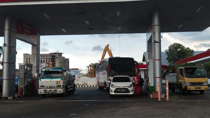 spbu_mulai_terapkan_kebijakan_pembelian_200_liter_solar_per_hari