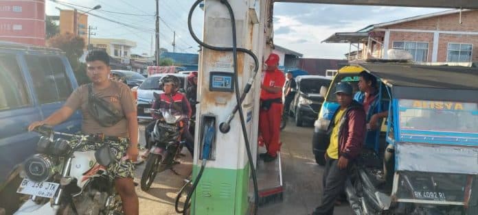 spbu_sidikalang_wajibkan_barcode_pengisian_pakai_jeriken_jadi_sorotan