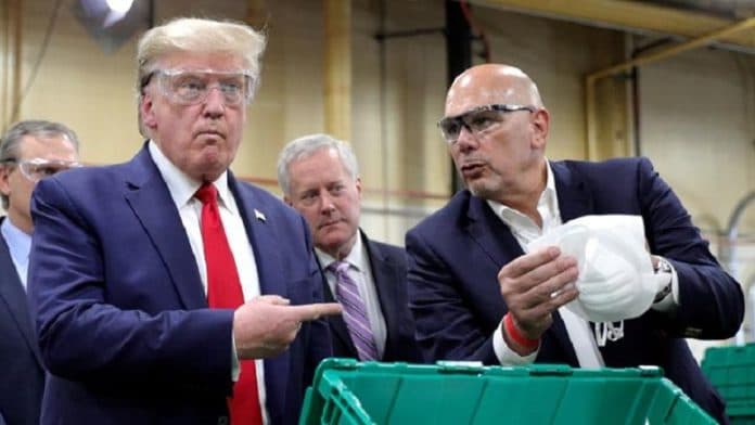 staf_wajib_patuhi_protokol_kesehatan_tapi_trump_tak_bermasker
