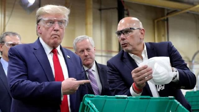 staf_wajib_patuhi_protokol_kesehatan_tapi_trump_tak_bermasker