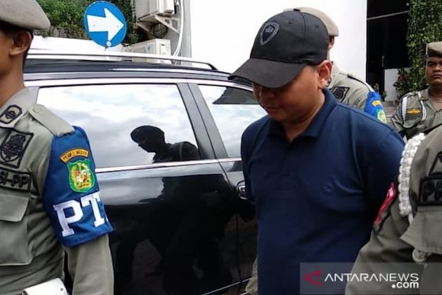 staf_wali_kota_medan_yang_kabur_sudah_menyerahkan_diri_ke_kpk