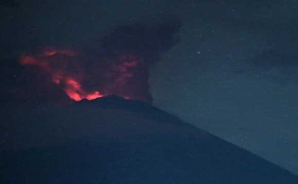 status_gunung_ruang_meningkat_bmkg_mitigasi_potensi_tsunami