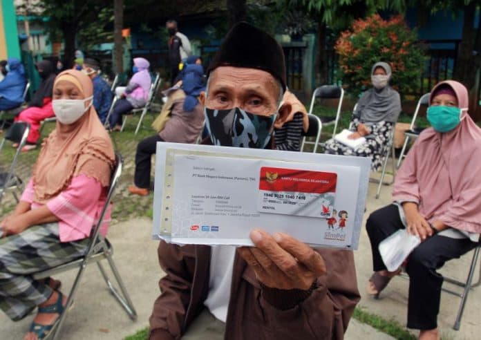 sudah_saatnya_data_penerima_bansos_berbasis_nik