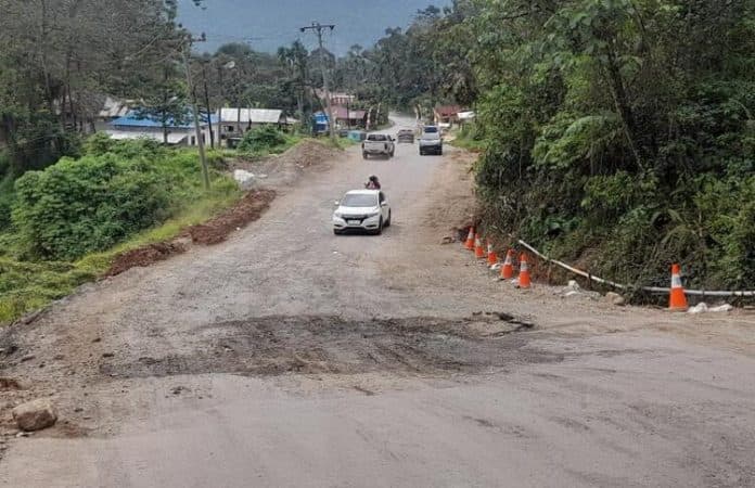 sulit_dilalui_batu_jomba_tapsel_relatif_aman_bagi_pengguna_jalan