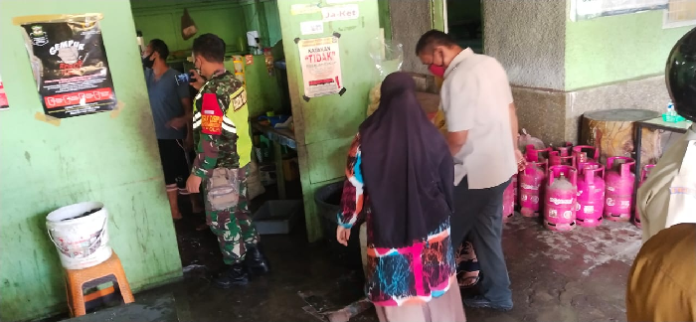 tabung_gas_bocor_pondok_puyuh_kang_lathif_nyaris_terbakar