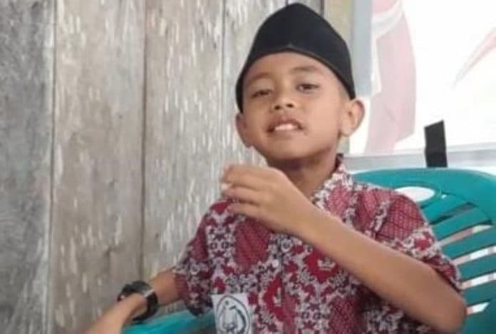 tak_berkeprimanusiaan_angkot_jurusan_sidimpuan_tapsel_turunkan_bocah_sd_di_tengah_jalan