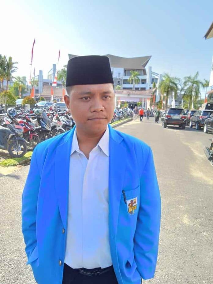 tak_hadiri_hut_ke_79_ri_knpi_ragukan_nasionalisme_ketua_dprd_tapteng