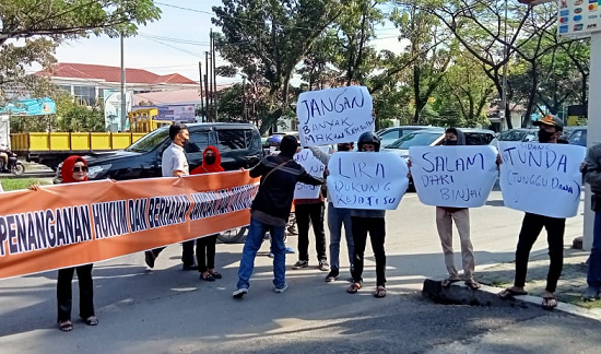 tak_jalankan_tupoksi_lira_adukan_oknum_kejari_binjai_ke_kejati_sumut