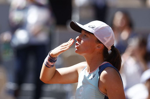 taklukkan_jessica_pegula_iga_swiatek_melenggang_ke_semifinal_french_open