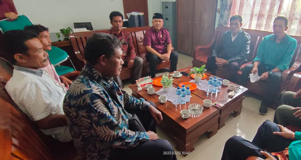 tanah_adat_dipatok_tni_ad_tokoh_marga_sagala_audiensi_ke_dprd_dairi
