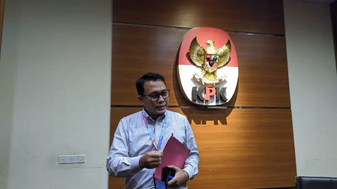 tanggapi_isu_meninggal_kpk_tetap_jadikan_harun_masiku_buronan