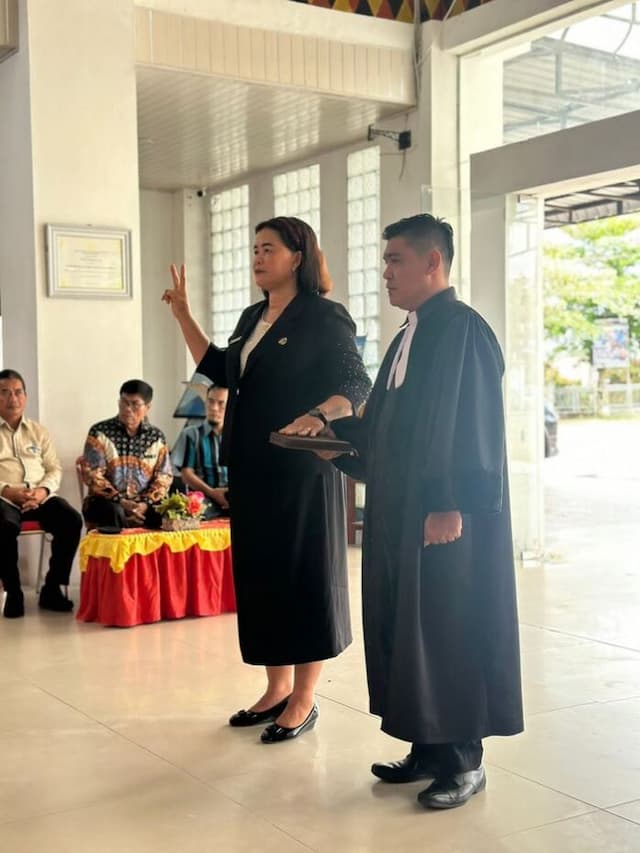 tanpa_persetujuan_gubernur_plt_bupati_nias_barat_lantik_pj_sekda