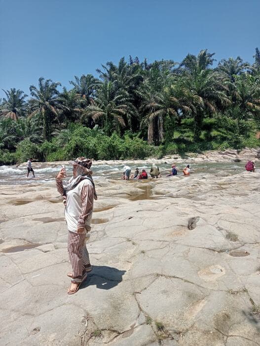 tarif_murah_pantai_salju_di_bangun_purba_diminati_wisatawan