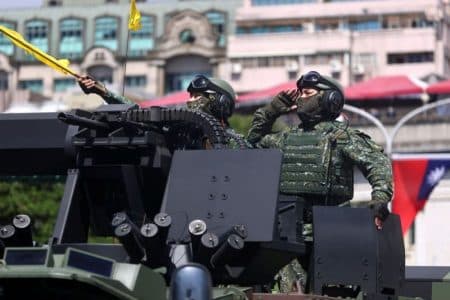tegang_dengan_china_taiwan_perkuat_pasukan_cadangan