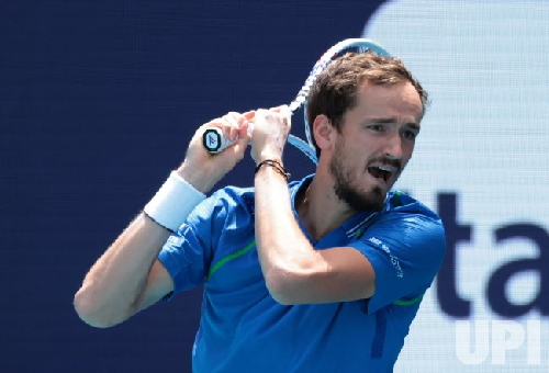 tekuk_khachanov_medvedev_lolos_ke_final_miami_open